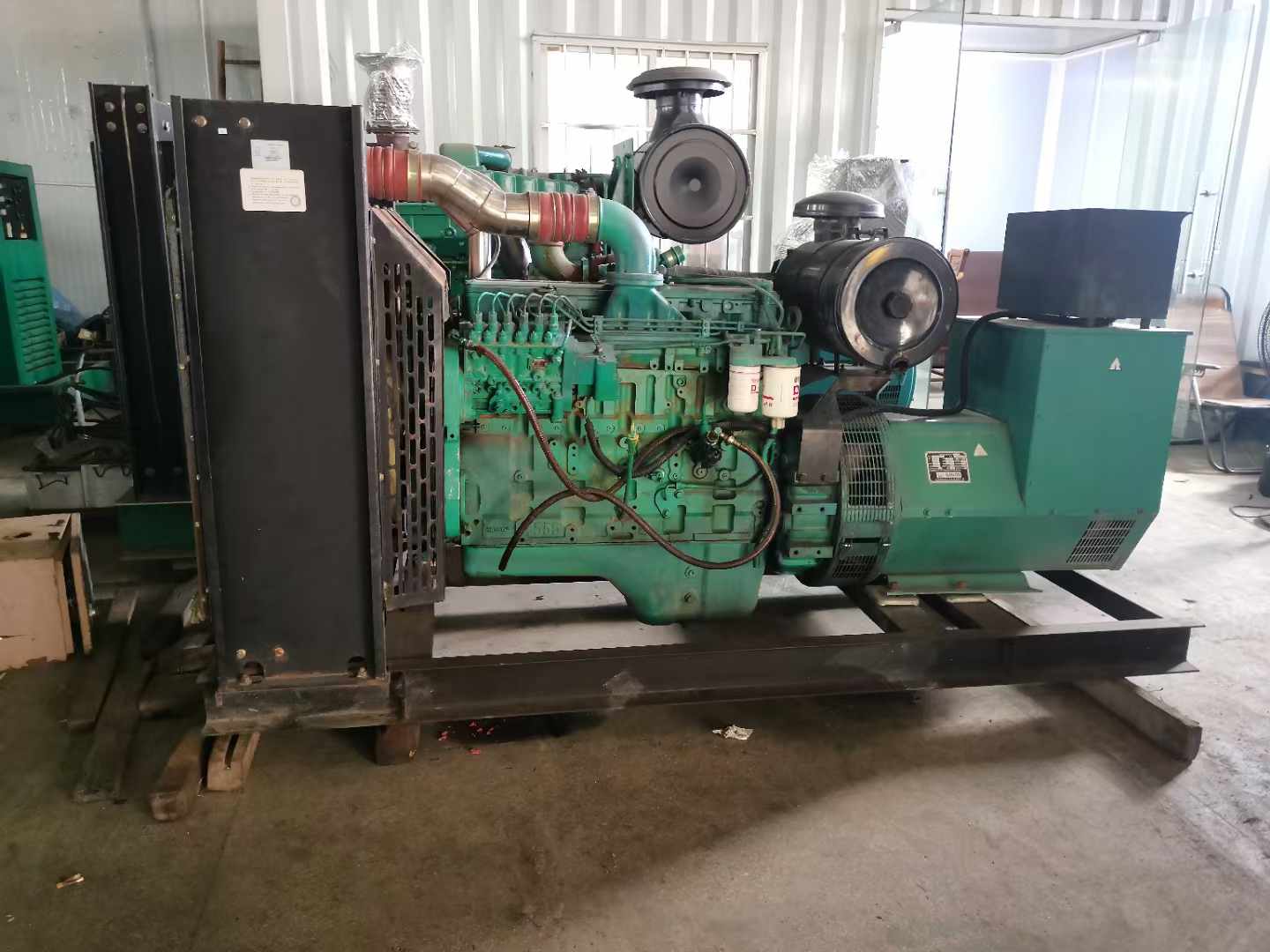 威宁发电机租赁如何确定电缆的承载电流是否在安全范围内？