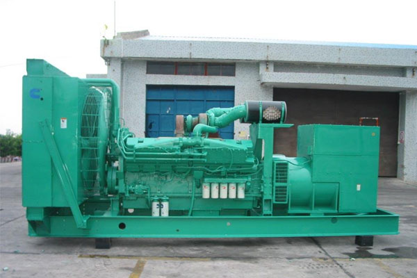 威宁工厂发电机应急发电时如何更准确地检查发电机状态？