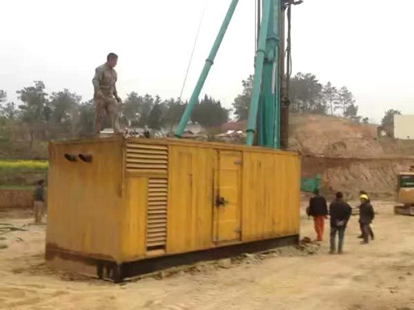 威宁如何判断水冷式机油散热器密封件是否需要更换？